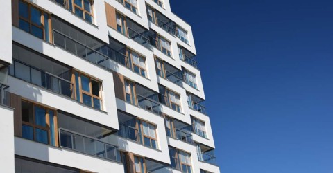 Wykończenie apartamentu ze stanu deweloperskiego. Jak uniknąć kosztownych poprawek budowlanych?